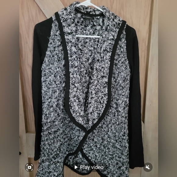 Women's sweater - Picture 1 of 1